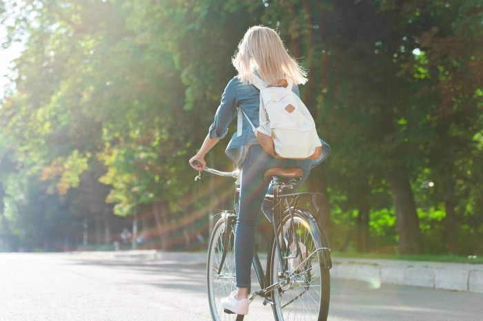 Passing a bicyclist is legal in georgia